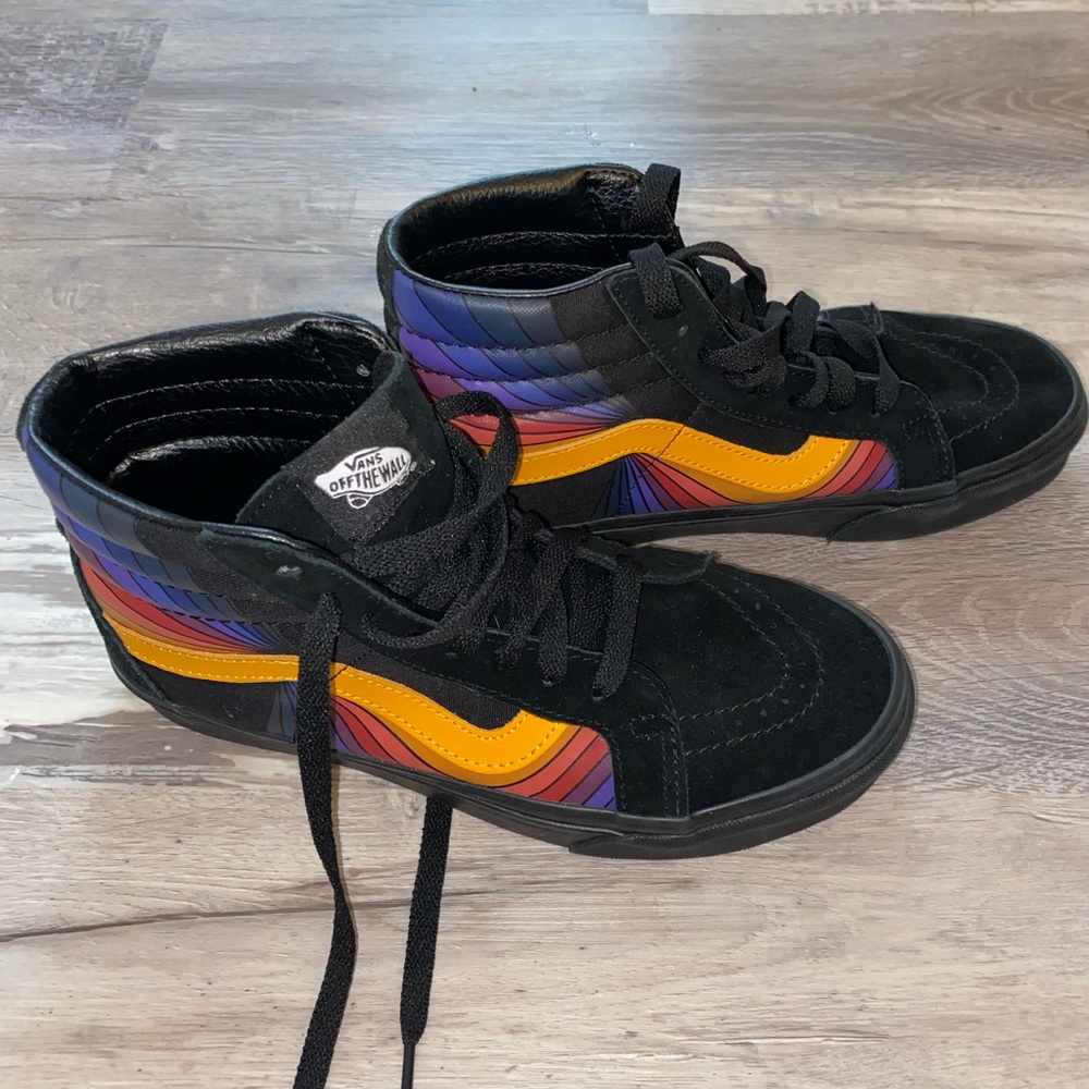 Vans sk8 hi refract women’s size 8